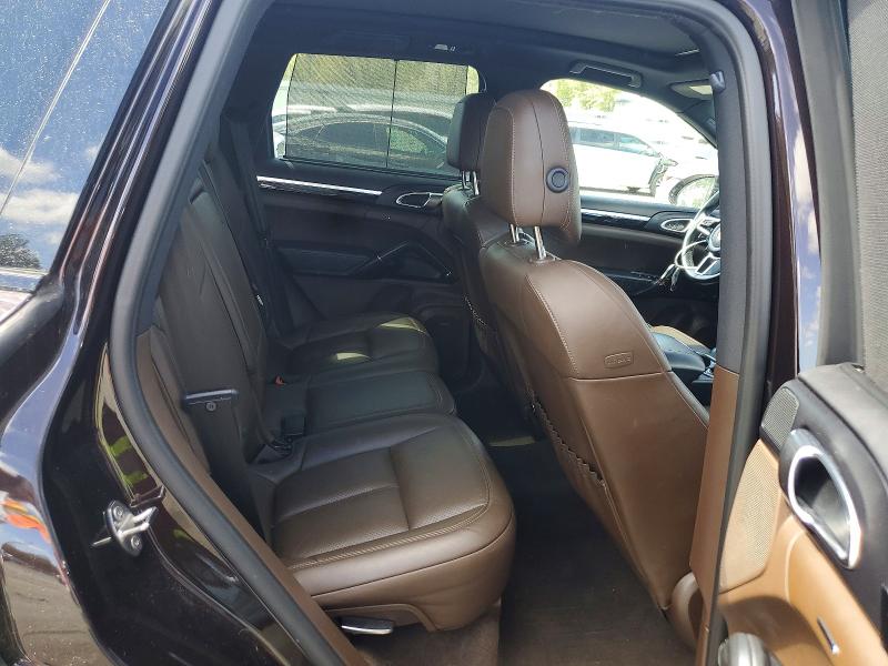 46027586 :رقم المزاد ، WP1AA2A23HKA84388 vin ، 2017 Porsche Cayenne مزاد بيع