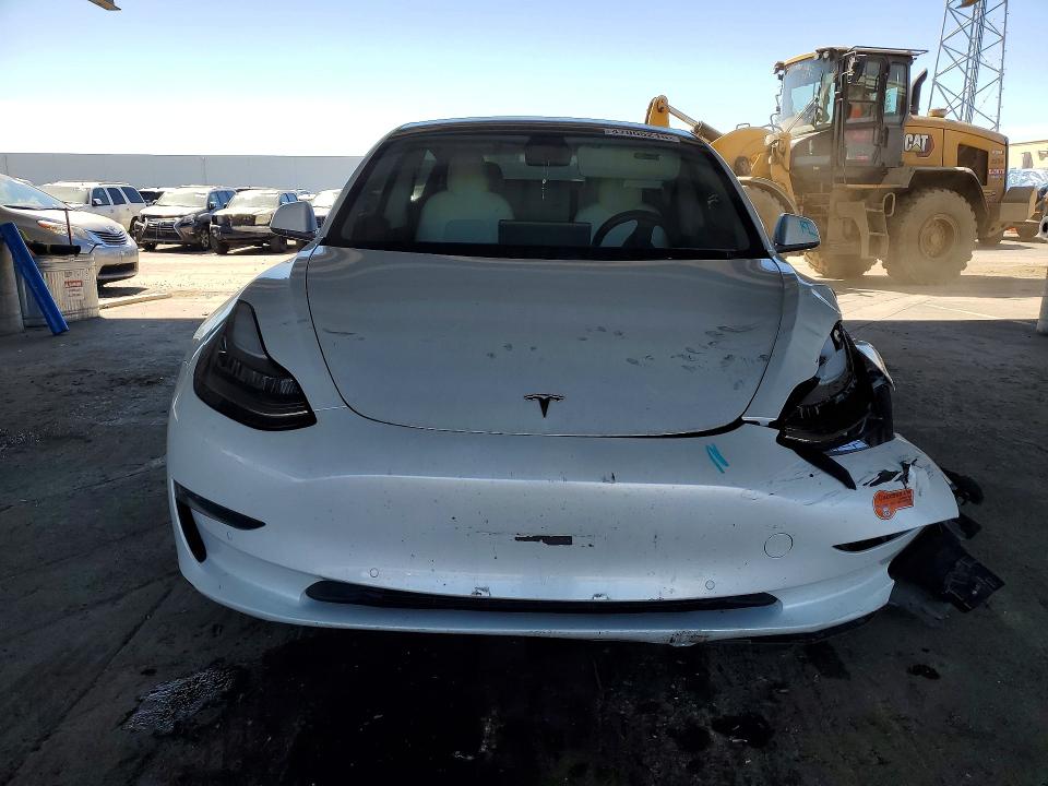 47065216 :رقم المزاد ، 5YJ3E1EB8KF517758 vin ، 2019 Tesla Model 3 مزاد بيع