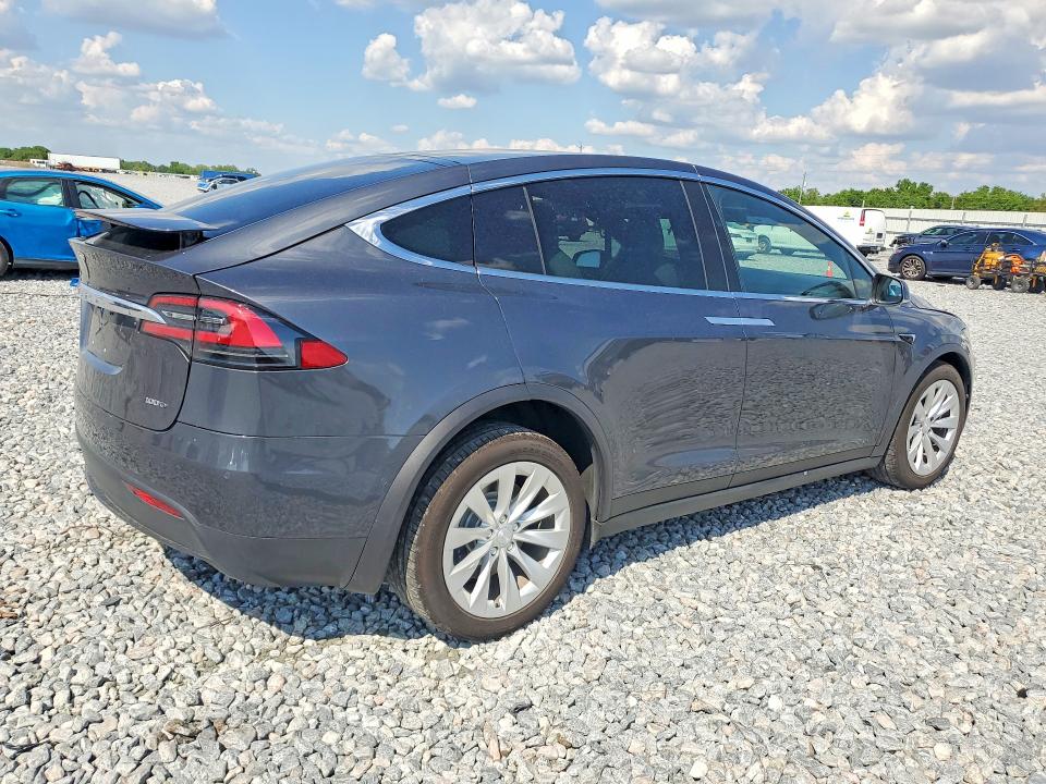 2018 Tesla Model X მანქანა იყიდება აუქციონზე, vin: 5YJXCBE29JF120037, აუქციონის ნომერი: 47739386