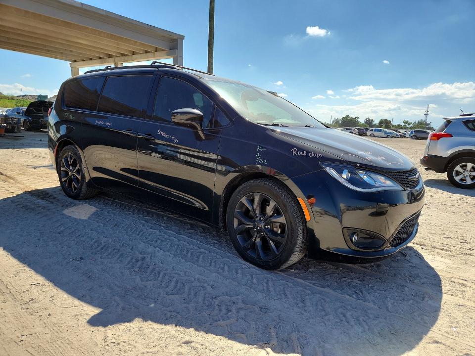 Продаж на аукціоні авто 2018 Chrysler Pacifica, vin: 2C4RC1BG0JR236024, номер лоту: 47876896