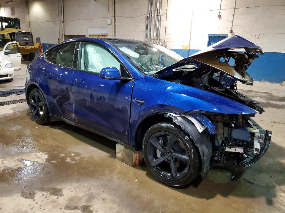 46037936 :رقم المزاد ، 7SAYGDEE8TF439966 vin ، 2026 Tesla Model Y مزاد بيع