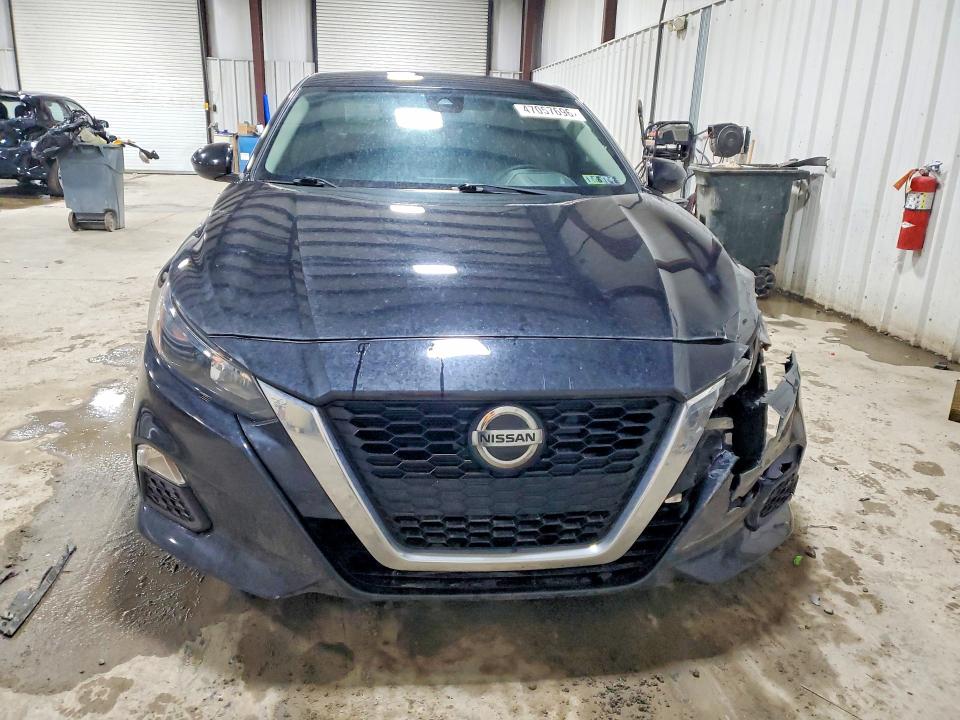 47057696 :رقم المزاد ، 1N4BL4BV1NN387612 vin ، 2022 Nissan Altima مزاد بيع