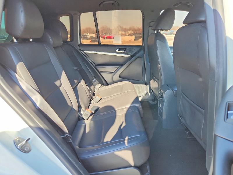 Продажа на аукционе авто 2016 Volkswagen Tiguan, vin: WVGBV7AXXGW006406, номер лота: 47008326