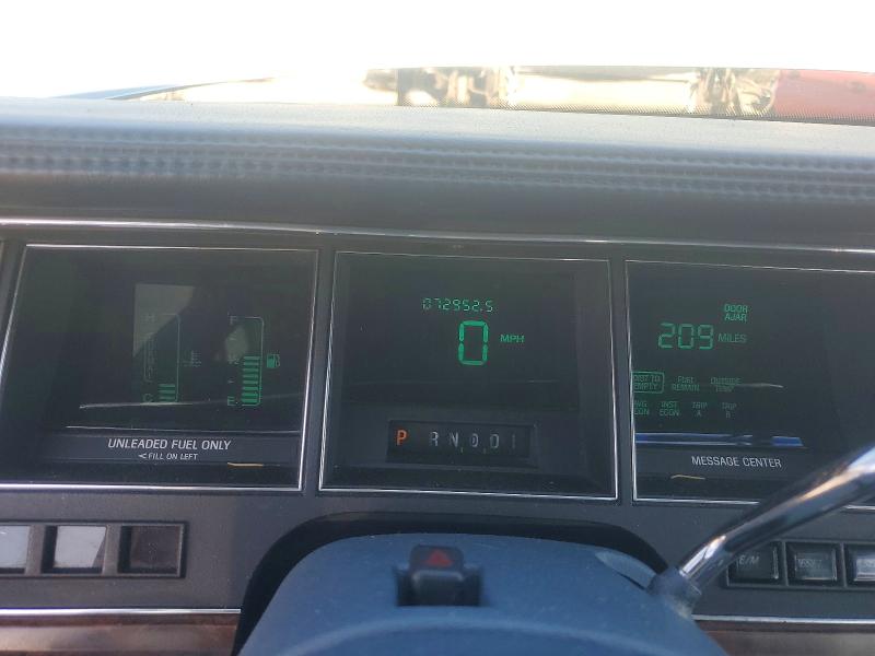 1990 Lincoln Town Car მანქანა იყიდება აუქციონზე, vin: 1LNLM83F1LY646813, აუქციონის ნომერი: 41796876