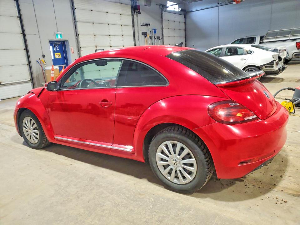 47238926 :رقم المزاد ، 3VWJ17AT2HM620471 vin ، 2017 Volkswagen Beetle مزاد بيع