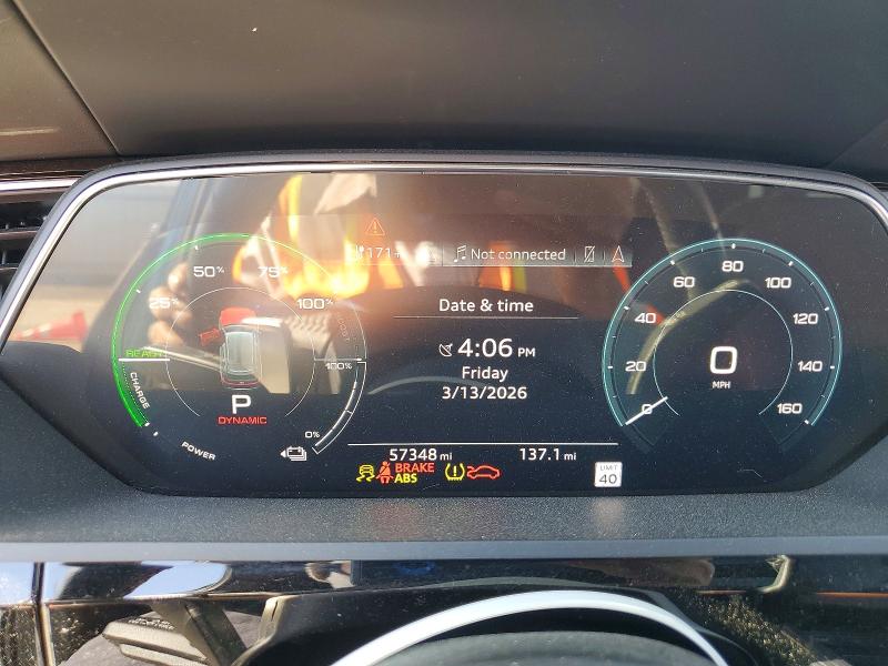 46029156 :رقم المزاد ، WA1VAAGE5KB012480 vin ، 2019 Audi E-tron مزاد بيع