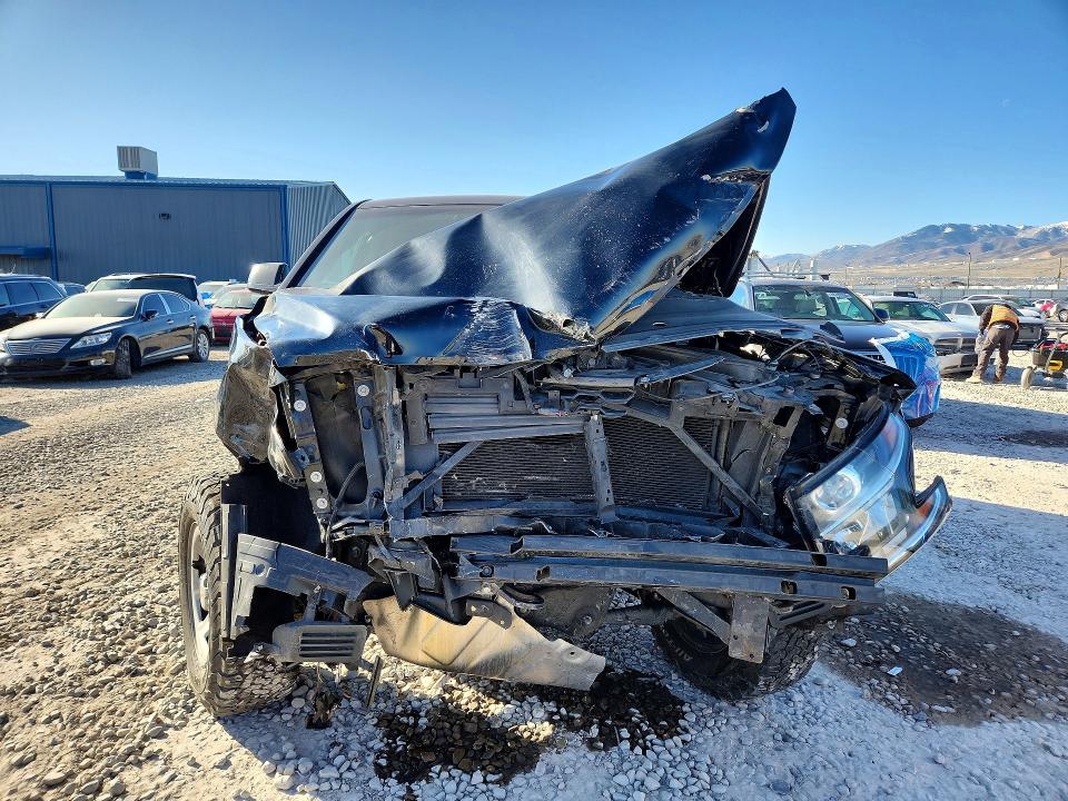 45649376 :رقم المزاد ، 1GNSKFEC5JR372933 vin ، 2018 Chevrolet Tahoe مزاد بيع