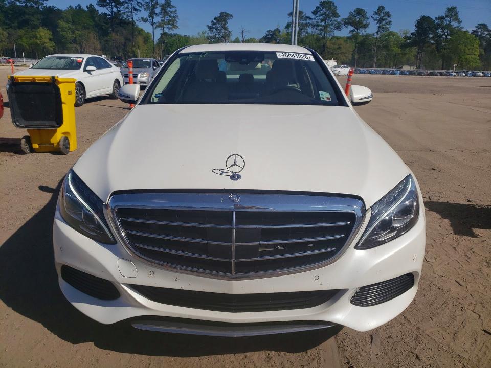 46881026 :رقم المزاد ، 55SWF4JB8GU120834 vin ، 2016 Mercedes-benz C مزاد بيع
