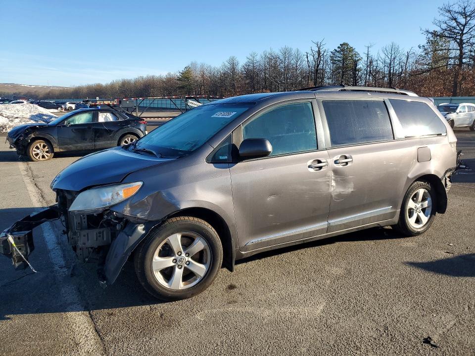 Продаж на аукціоні авто 2017 Toyota Sienna, vin: 5TDKZ3DC1HS808029, номер лоту: 41610356
