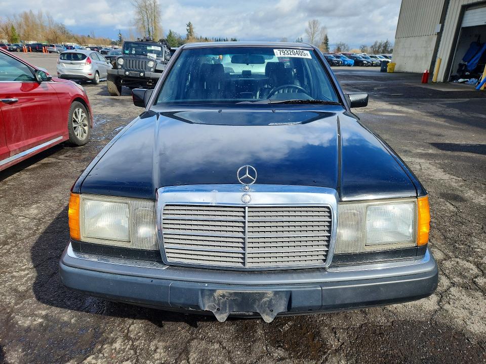 79320405 :رقم المزاد ، WDBEA28E4PB858079 vin ، 1993 Mercedes-benz 300 مزاد بيع