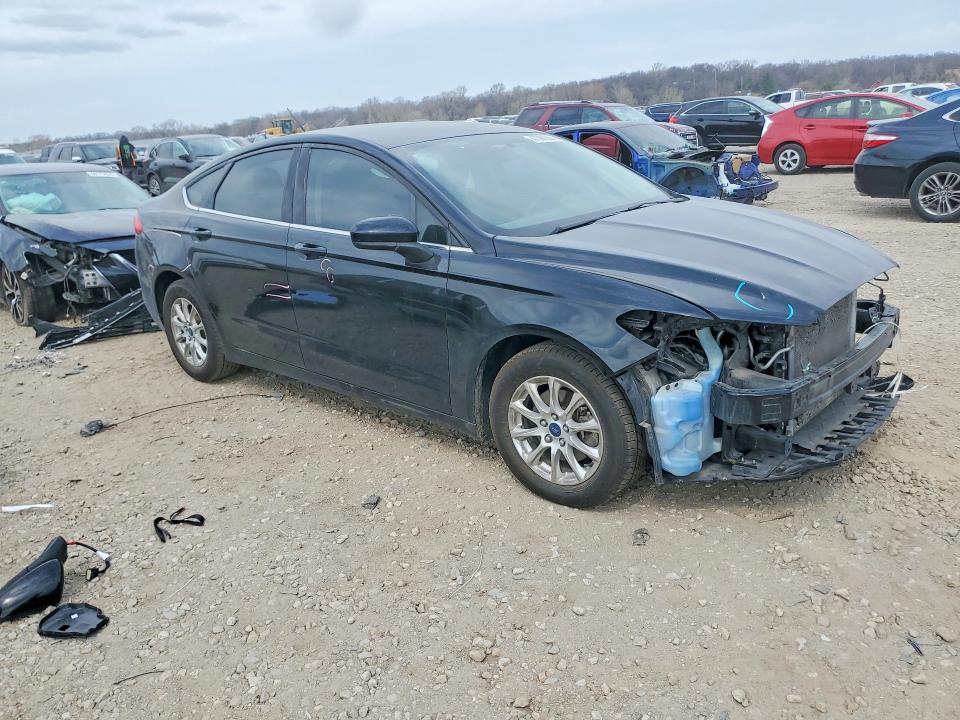 47589266 :رقم المزاد ، 3FA6P0G71JR114962 vin ، 2018 Ford Fusion مزاد بيع