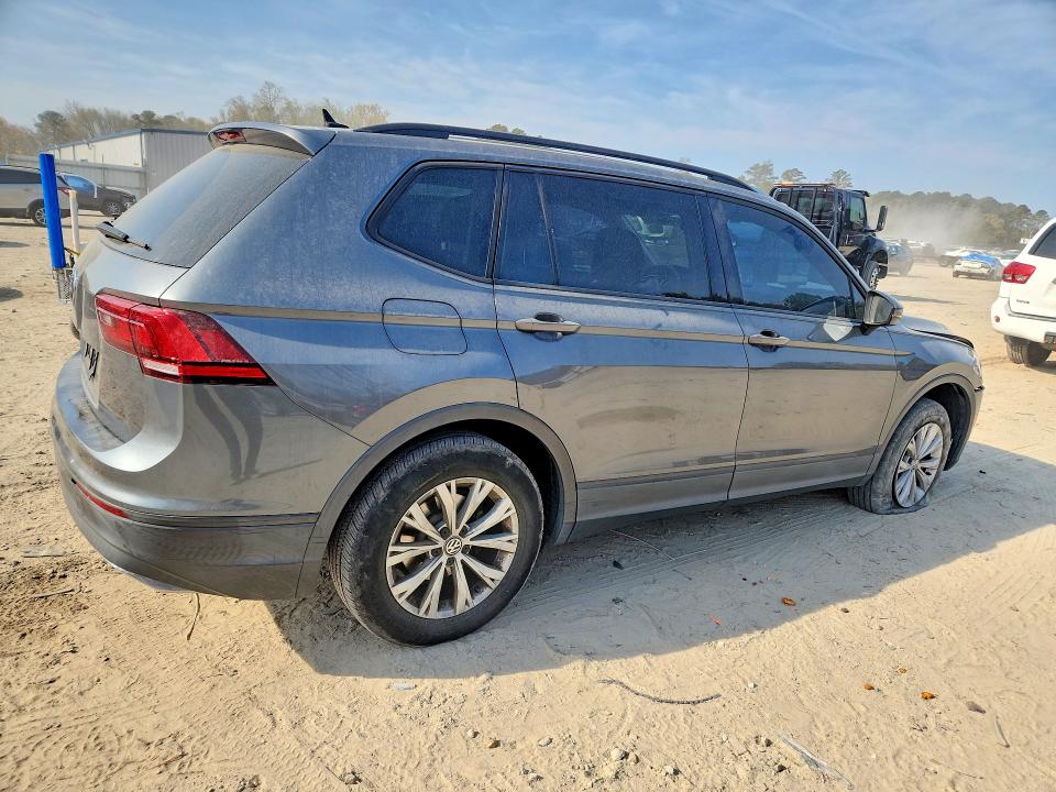 Продажа на аукционе авто 2020 Volkswagen Tiguan, vin: 3VV1B7AX6LM103056, номер лота: 47346476