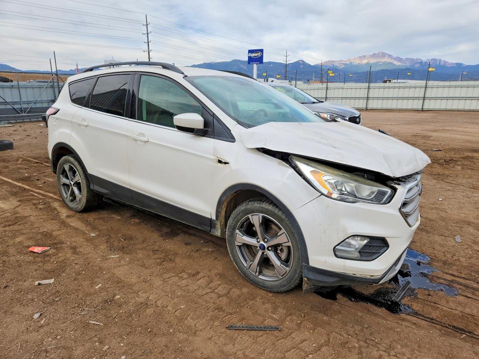2017 Ford Escape მანქანა იყიდება აუქციონზე, vin: 1FMCU9G98HUE23189, აუქციონის ნომერი: 47458576