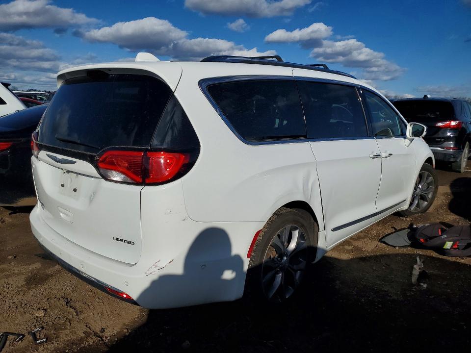 45819856 :رقم المزاد ، 2C4RC1GG1HR812254 vin ، 2017 Chrysler Pacifica مزاد بيع