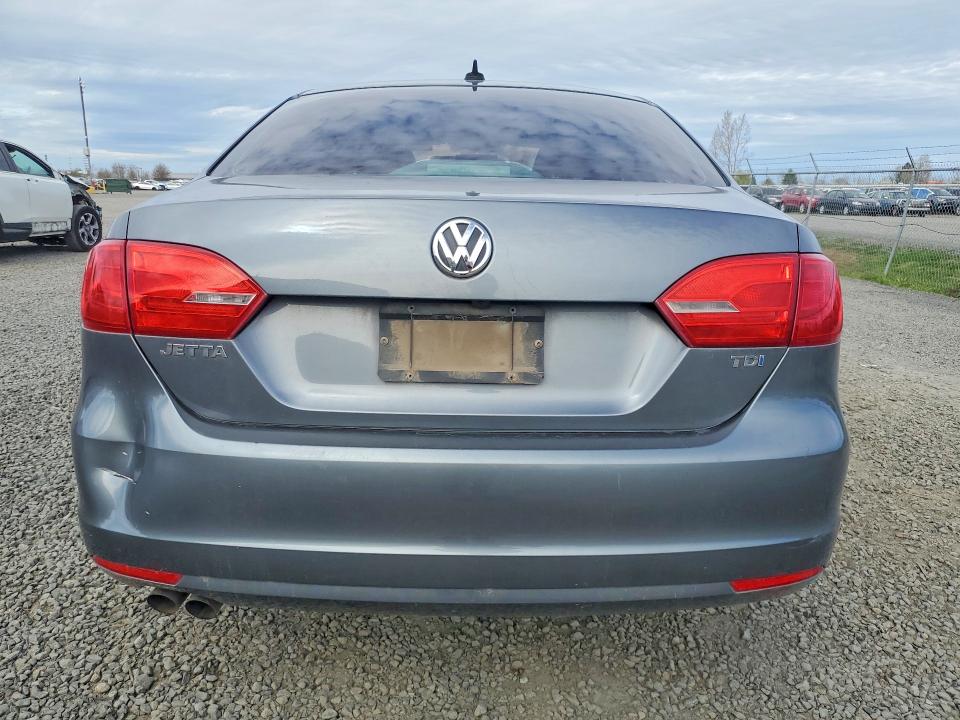 46882346 :رقم المزاد ، 3VWLL7AJ1EM378625 vin ، 2014 Volkswagen Jetta مزاد بيع