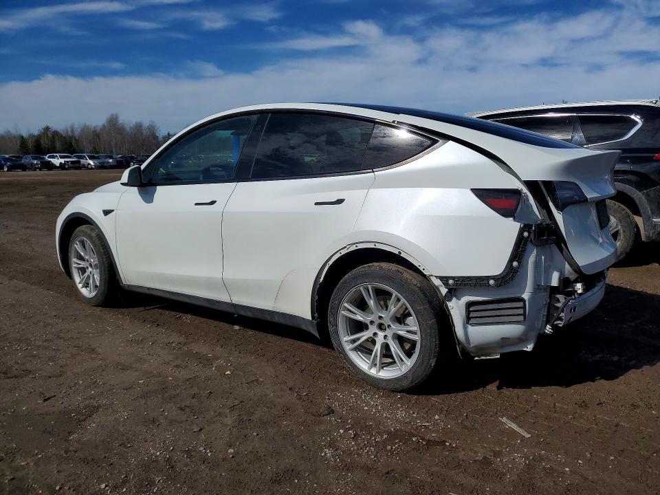 41877826 :رقم المزاد ، 7SAYGDEE9NF425531 vin ، 2022 Tesla Model Y مزاد بيع