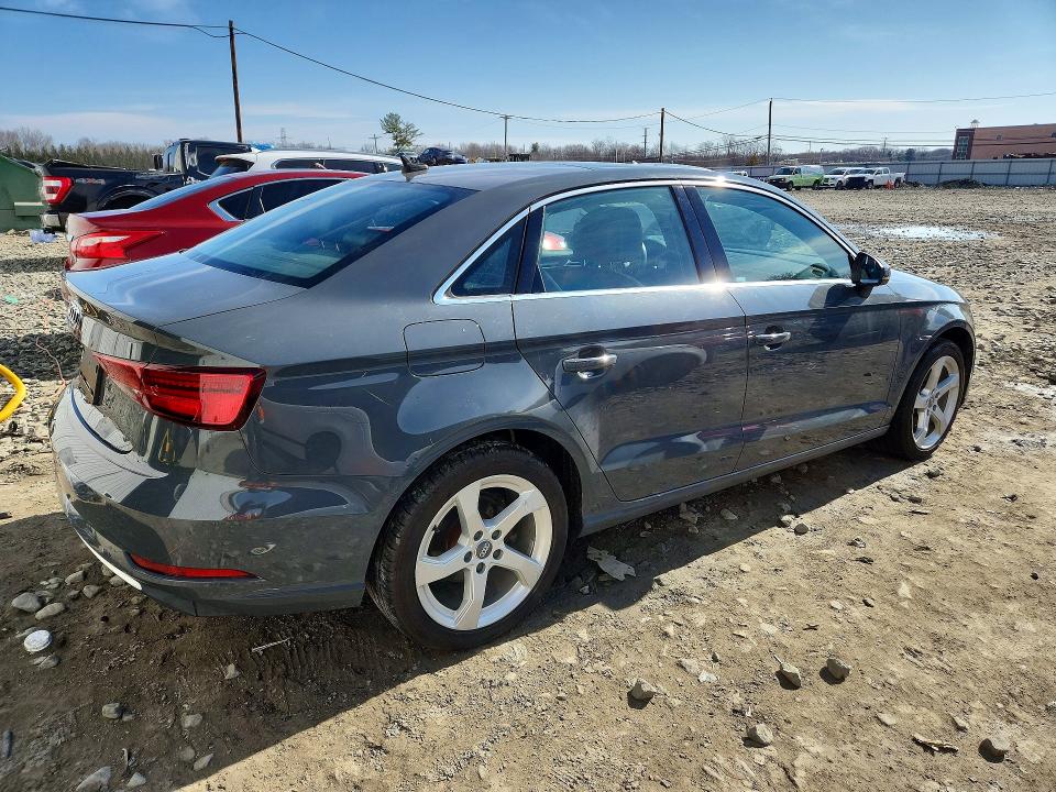 Продажа на аукционе авто 2019 Audi A3, vin: WAUAUGFF2K1009550, номер лота: 41986636
