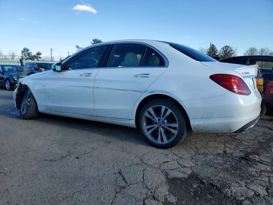 46635796 :رقم المزاد ، WDDWF4KB6JR411078 vin ، 2018 Mercedes-benz C مزاد بيع