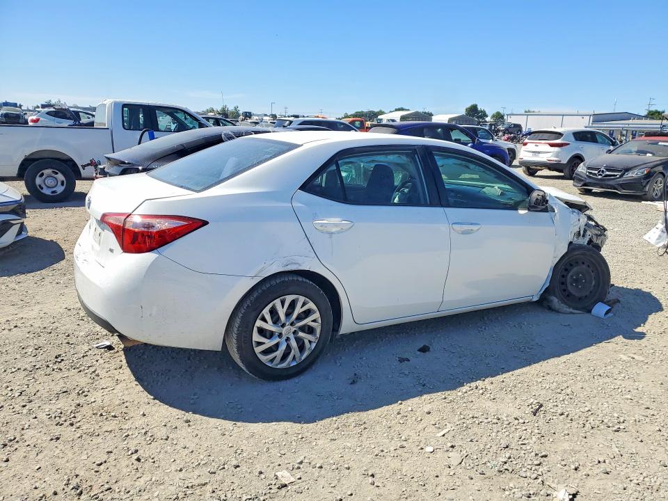 Aukcja sprzedaży 2018 Toyota Corolla, vin: 5YFBURHE8JP758449, numer aukcji: 47594466
