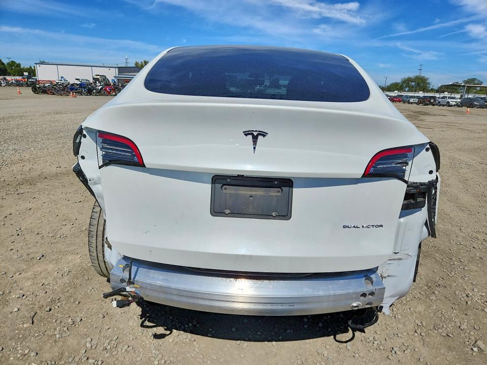 79523025 :رقم المزاد ، 5YJYGDEE7MF200097 vin ، 2021 Tesla Model Y مزاد بيع