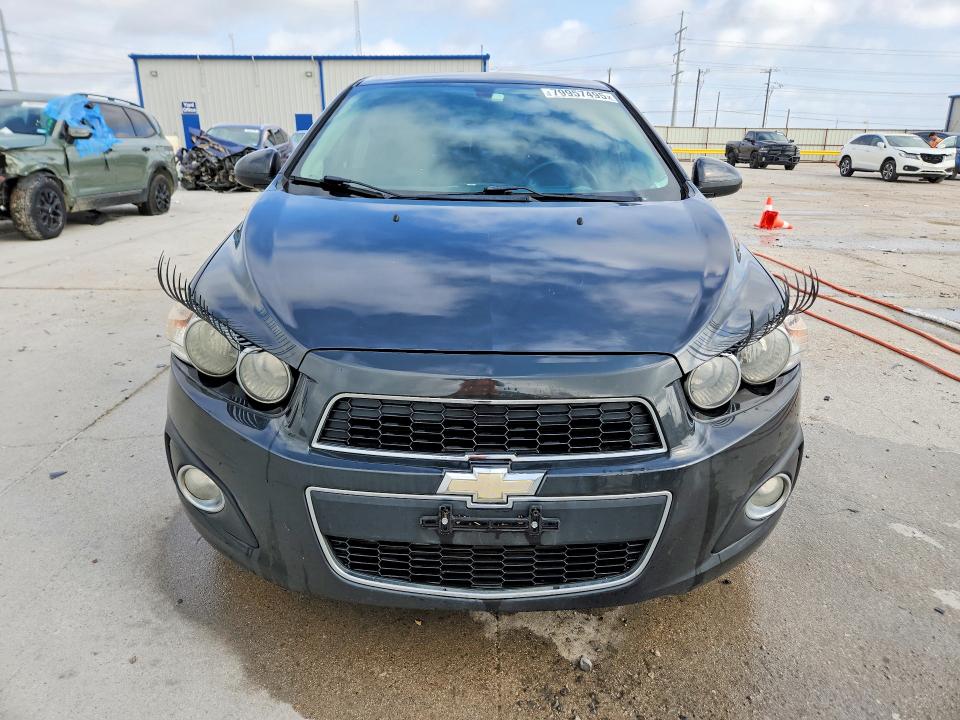 79957495 :رقم المزاد ، 1G1JE5SB0F4117539 vin ، 2015 Chevrolet Sonic مزاد بيع