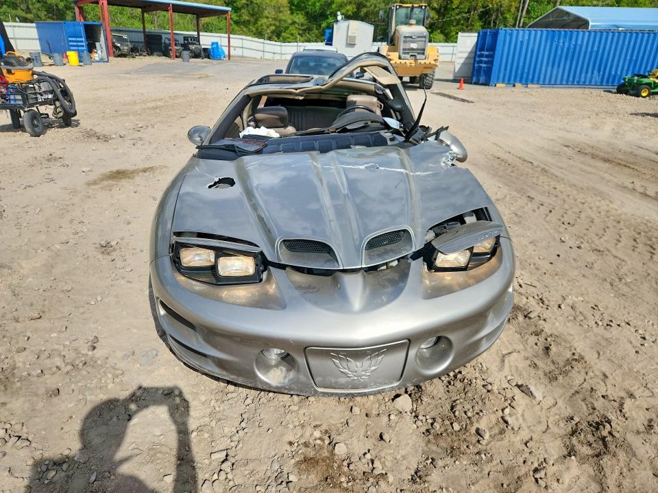 47990686 :رقم المزاد ، 2G2FV22G212118461 vin ، 2001 Pontiac Firebird مزاد بيع