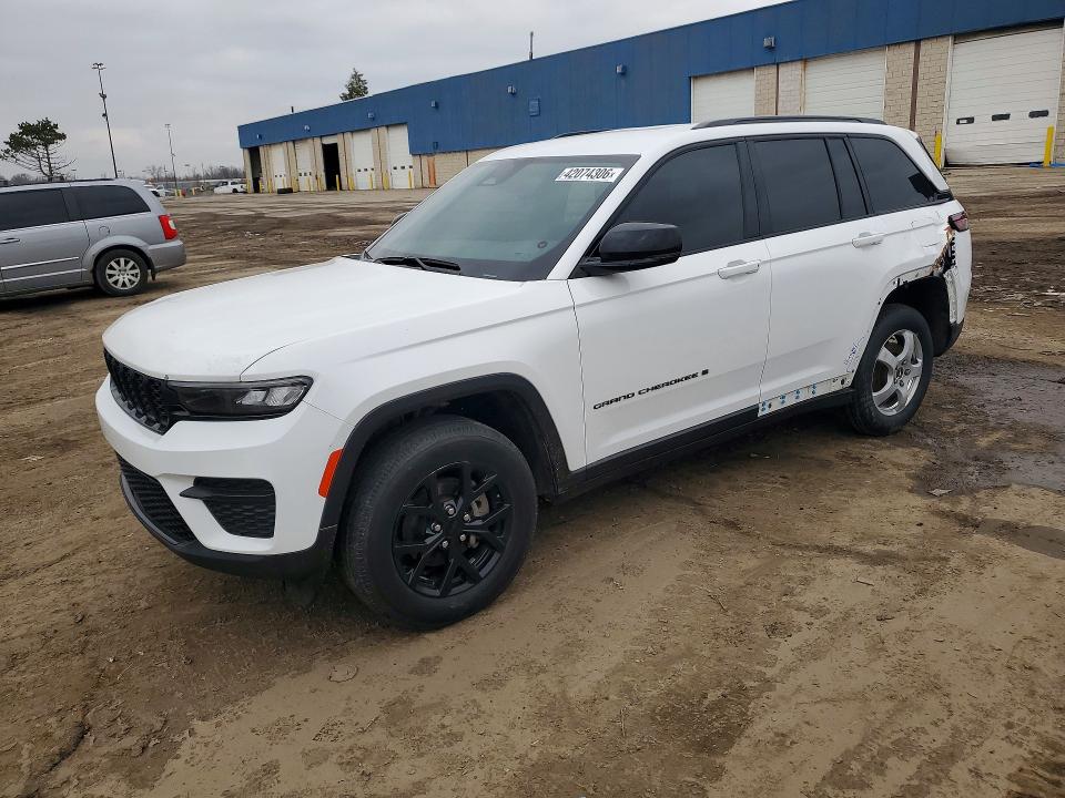 Auction sale of the 2024 Jeep Grand Cherokee, vin: 1C4RJHAG3RC702033, lot number: 42074306