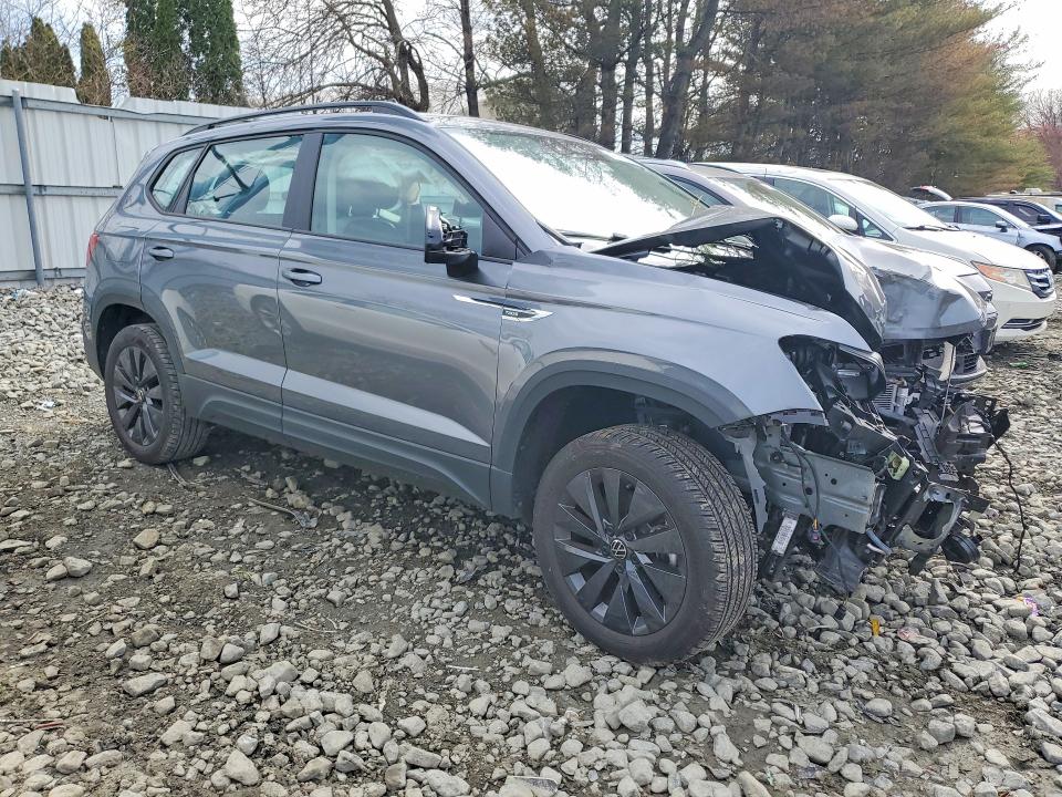 47593126 :رقم المزاد ، 3VV5X7B27RM055243 vin ، 2024 Volkswagen Taos مزاد بيع