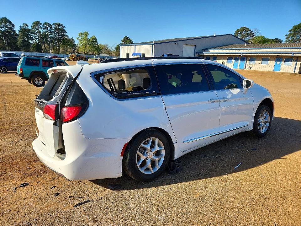Продажа на аукционе авто 2017 Chrysler Pacifica, vin: 2C4RC1BG5HR816220, номер лота: 45925556