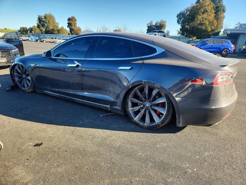 79977675 :رقم المزاد ، 5YJSA1E44GF146906 vin ، 2016 Tesla Model S مزاد بيع