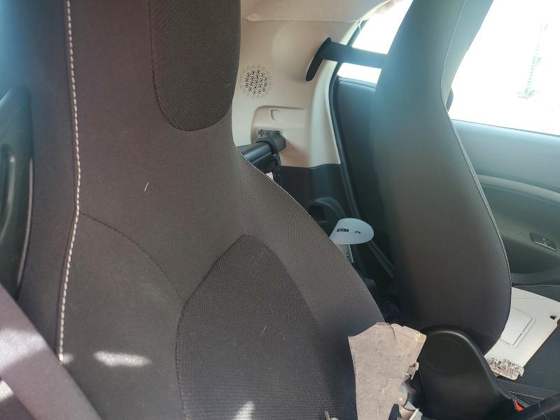 2018 Smart Fortwo მანქანა იყიდება აუქციონზე, vin: WMEFJ9BA4JK315585, აუქციონის ნომერი: 46611476
