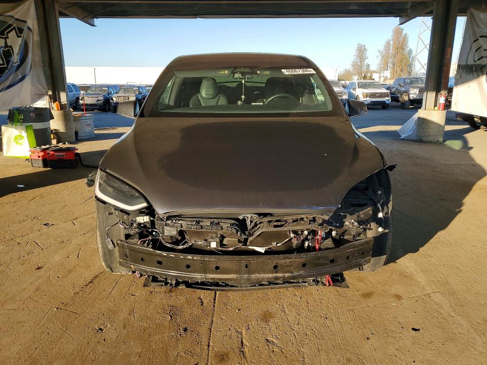 46067306 :رقم المزاد ، 5YJXCAE24JF123616 vin ، 2018 Tesla Model X مزاد بيع