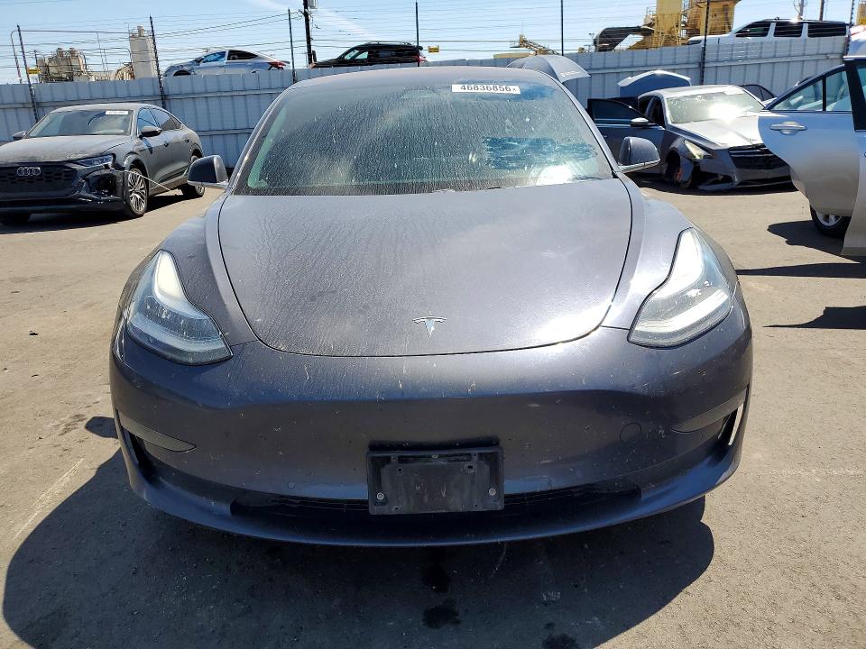 46836856 :رقم المزاد ، 5YJ3E1EA7JF163169 vin ، 2018 Tesla Model 3 مزاد بيع
