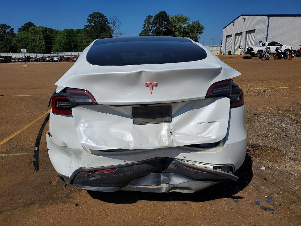 47606526 :رقم المزاد ، 5YJYGDEE9MF305305 vin ، 2021 Tesla Model Y مزاد بيع