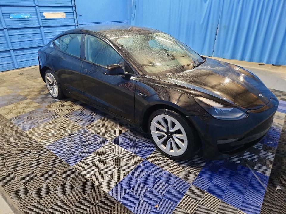 46024696 :رقم المزاد ، 5YJ3E1EA7NF372109 vin ، 2022 Tesla Model 3 مزاد بيع