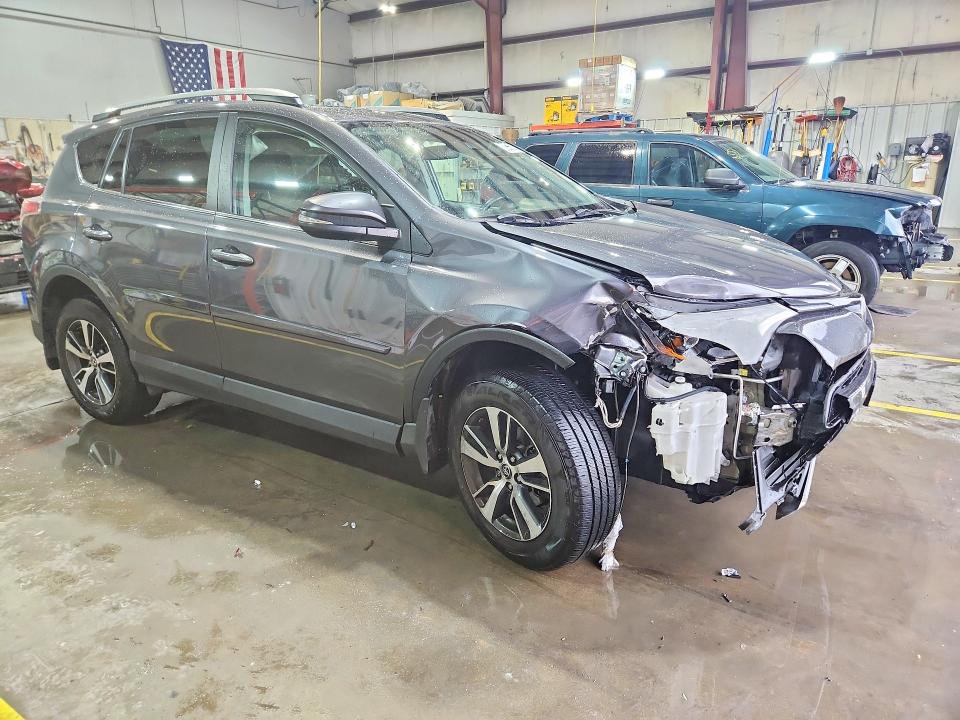 79832725 :رقم المزاد ، 2T3RFREV0HW654051 vin ، 2017 Toyota Rav4 مزاد بيع
