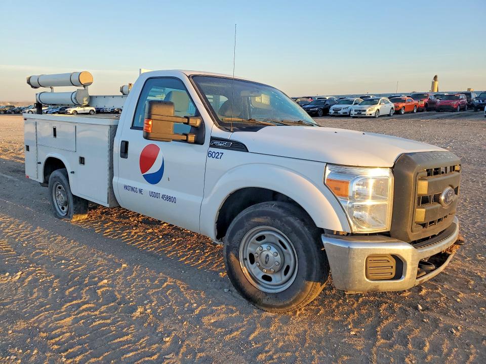47297296 :رقم المزاد ، 1FTBF2A67GEC30525 vin ، 2016 Ford F250 مزاد بيع