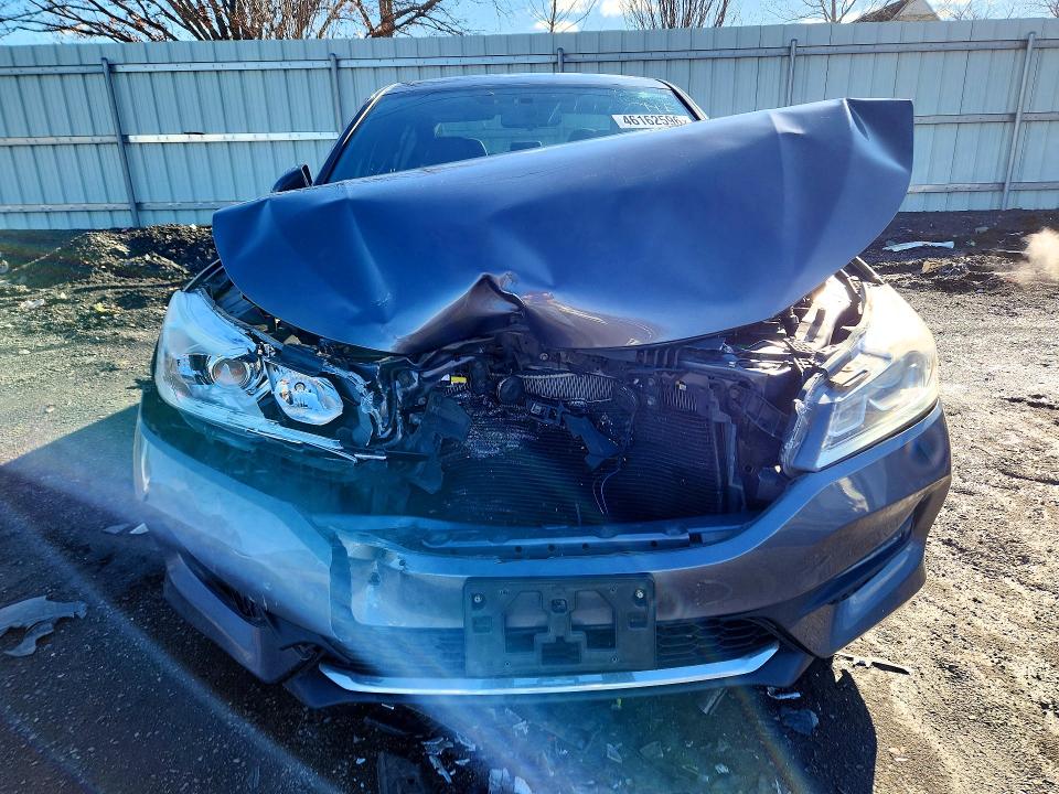 Продаж на аукціоні авто 2017 Honda Accord, vin: 1HGCR2F15HA015955, номер лоту: 46162596