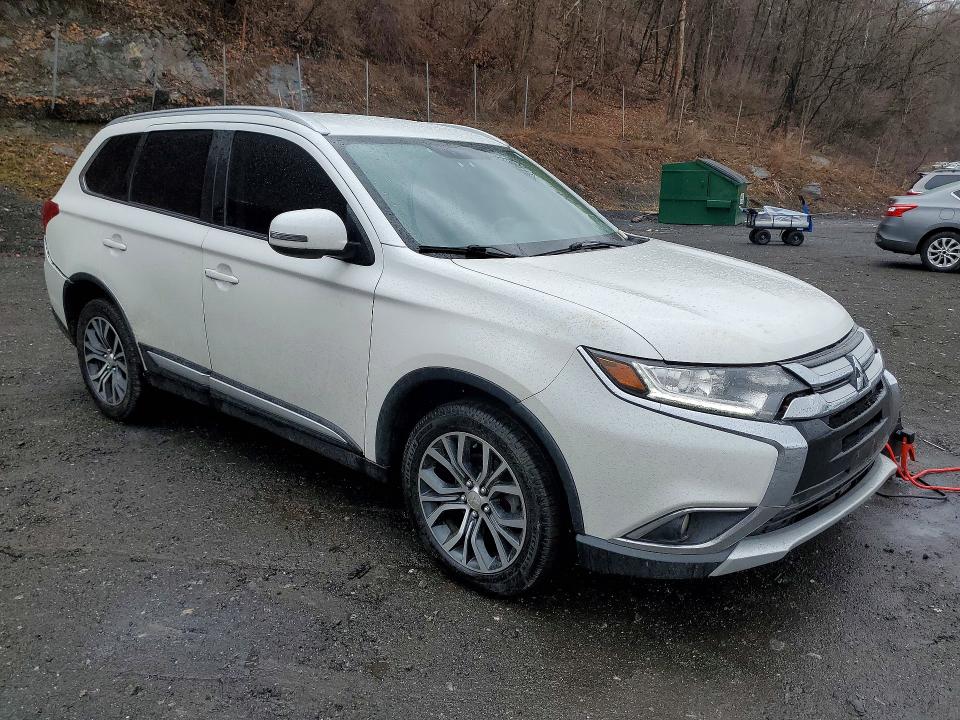 Продаж на аукціоні авто 2018 Mitsubishi Outlander, vin: JA4AZ3A34JZ011675, номер лоту: 46087356