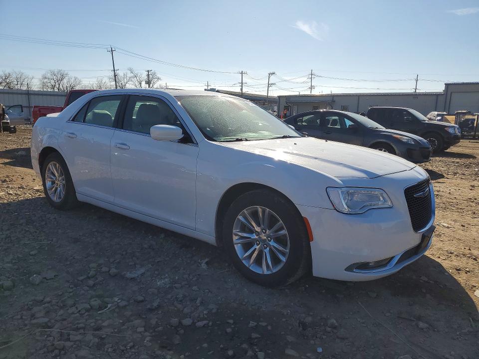 Продаж на аукціоні авто 2017 Chrysler 300, vin: 2C3CCAAG7HH540186, номер лоту: 46543536