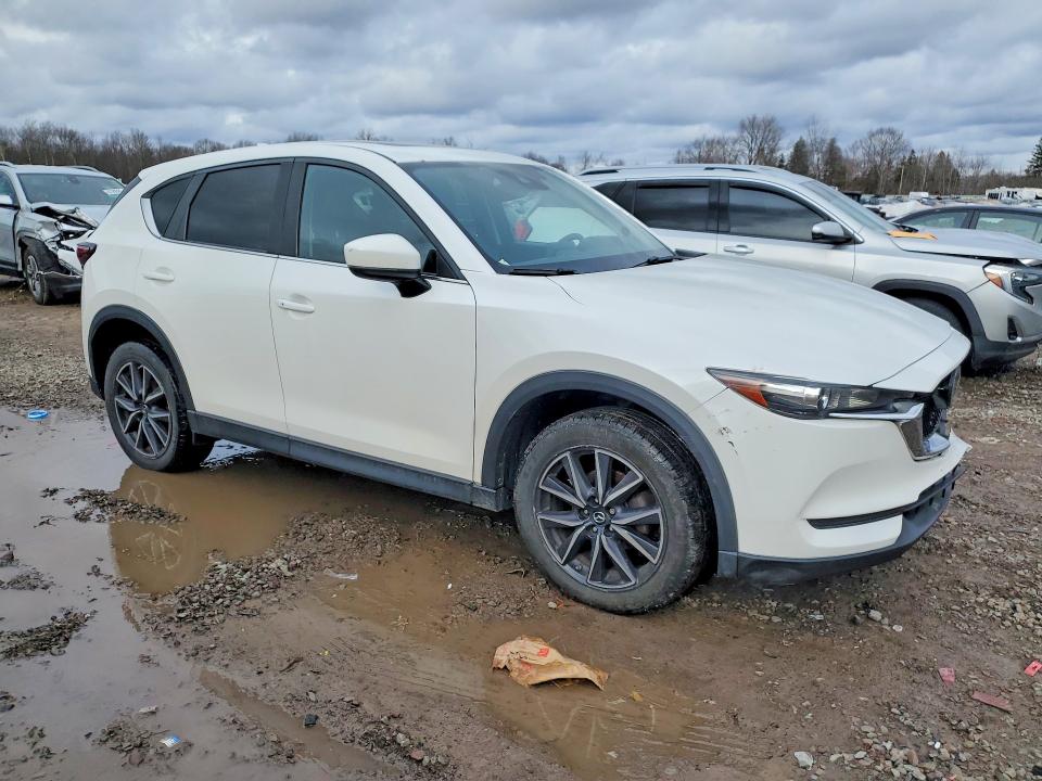 Продажа на аукционе авто 2018 Mazda Cx-5, vin: JM3KFBCM7J0401250, номер лота: 45738156