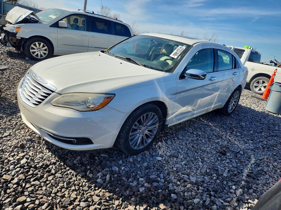 47237466 :رقم المزاد ، 1C3BC2FG2BN505791 vin ، 2011 Chrysler 200 مزاد بيع