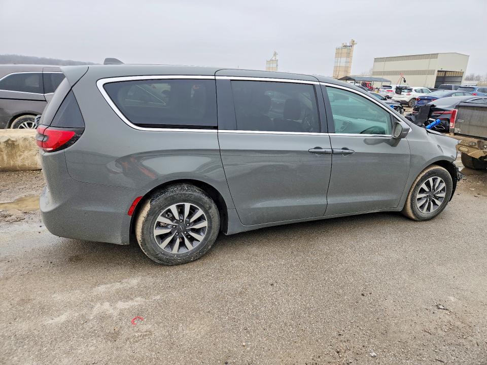 79649845 :رقم المزاد ، 2C4RC1L73NR121356 vin ، 2022 Chrysler Pacifica مزاد بيع