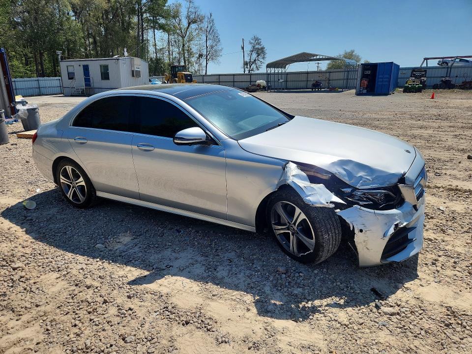 54665076 :رقم المزاد ، W1KZF8EB4LA832198 vin ، 2020 Mercedes-benz E مزاد بيع