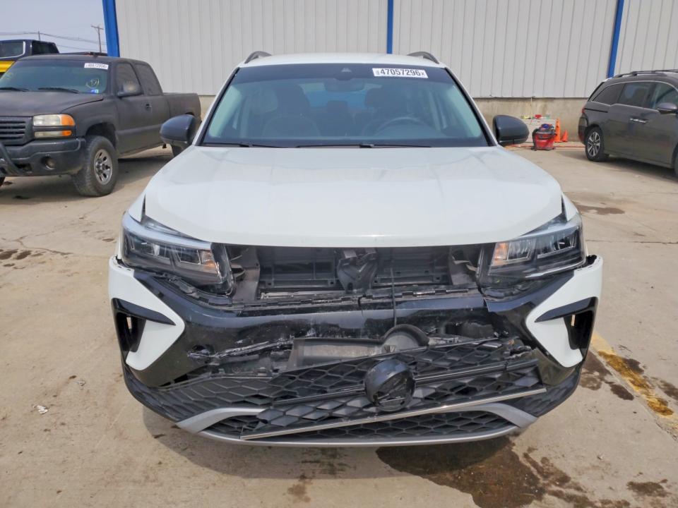47057296 :رقم المزاد ، 3VV8X7B28RM062960 vin ، 2024 Volkswagen Taos مزاد بيع