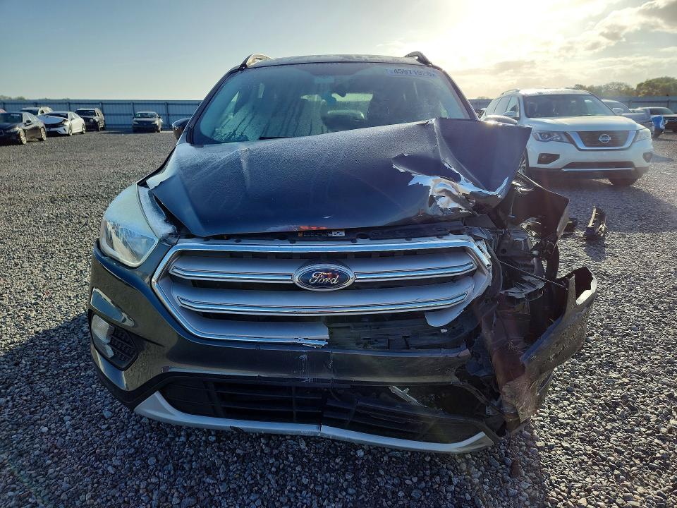 Продажа на аукционе авто 2018 Ford Escape, vin: 1FMCU0GD7JUA65606, номер лота: 45971926