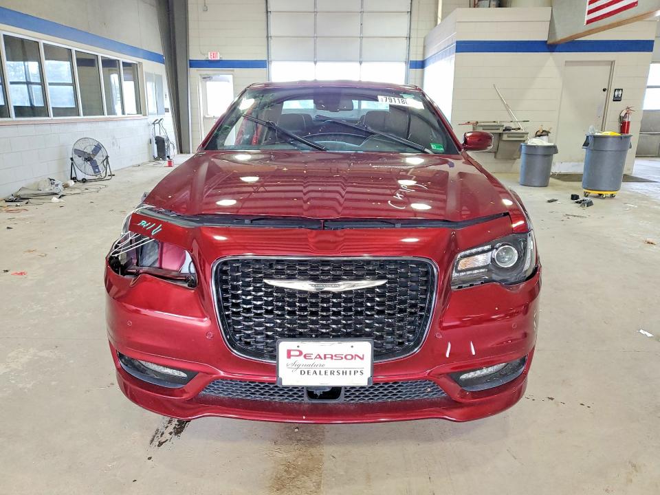Продажа на аукционе авто 2019 Chrysler 300, vin: 2C3CCABT6KH581038, номер лота: 79118095