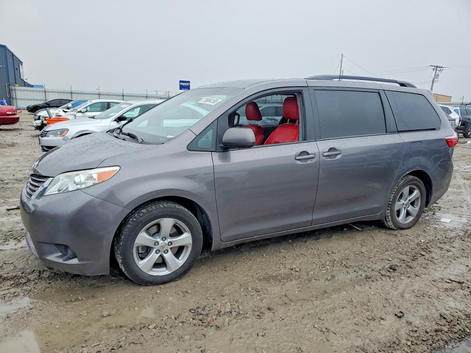 Продажа на аукционе авто 2017 Toyota Sienna, vin: 5TDKZ3DC2HS899215, номер лота: 79954155