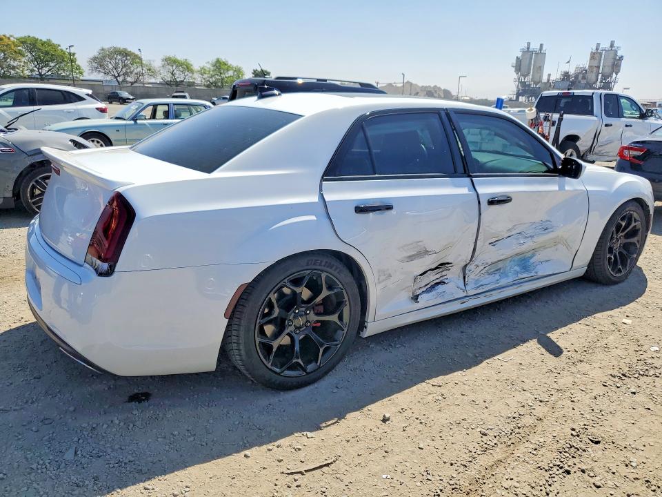 Продажа на аукционе авто 2017 Chrysler 300, vin: 2C3CCABG1HH577961, номер лота: 47959016