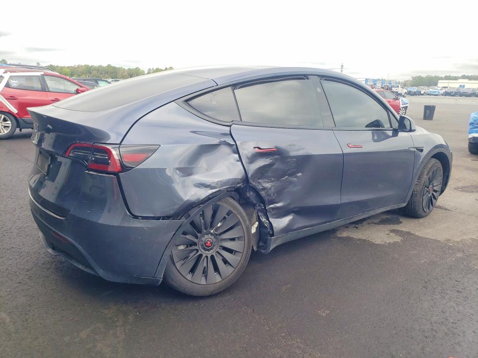 41879376 :رقم المزاد ، 7SAYGDEDXPF956277 vin ، 2023 Tesla Model Y مزاد بيع